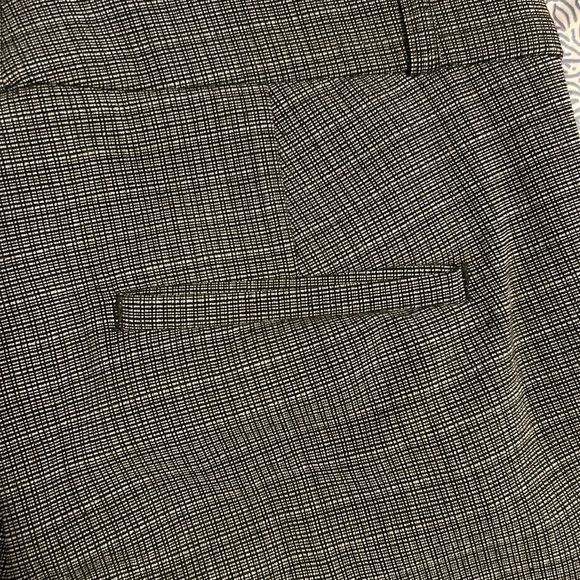 Banana Republic Cropped Sloan Pants (0P) - Picture 4 of 6